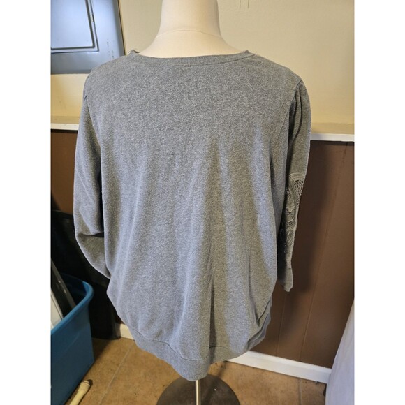 Torrid Plus Size 4 Grey Knit Sweater Sweatshirt Long Sleeve Top Lace Applique - Picture 4 of 4